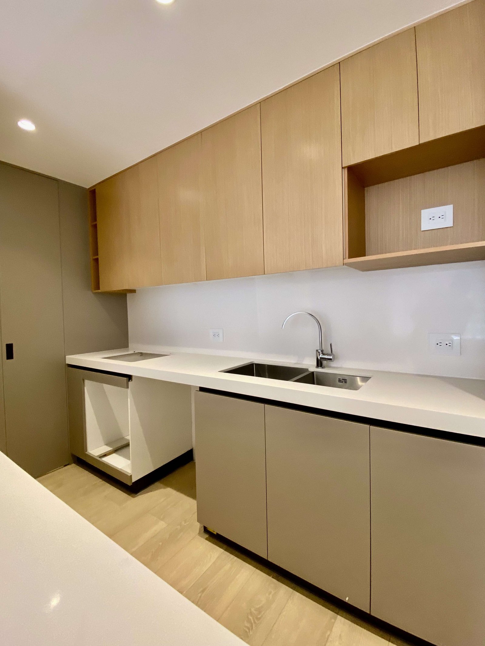 Departamento por estrenar en venta, Condominio Galicia sector Narancay 