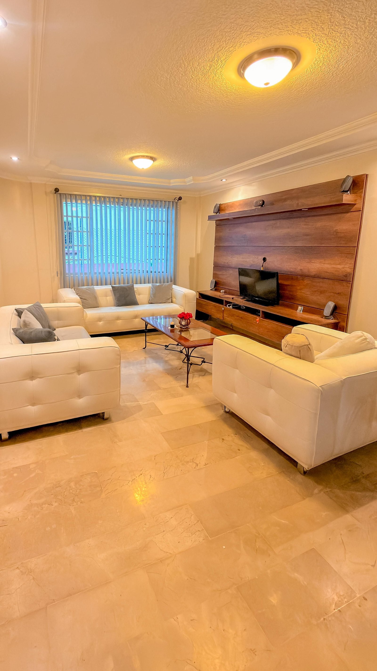 Casa amoblada en renta sector Tres Puentes, Cuenca!