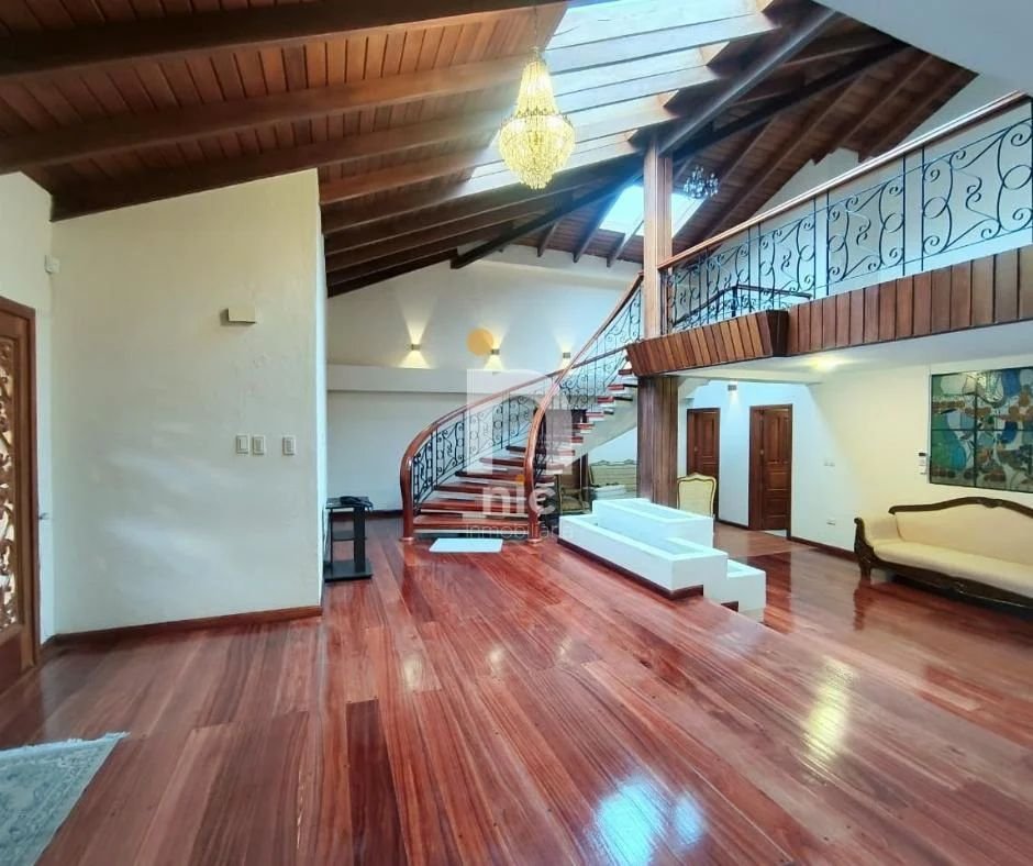 CASA COMERCIAL  CUENCA TODOS SANTOS