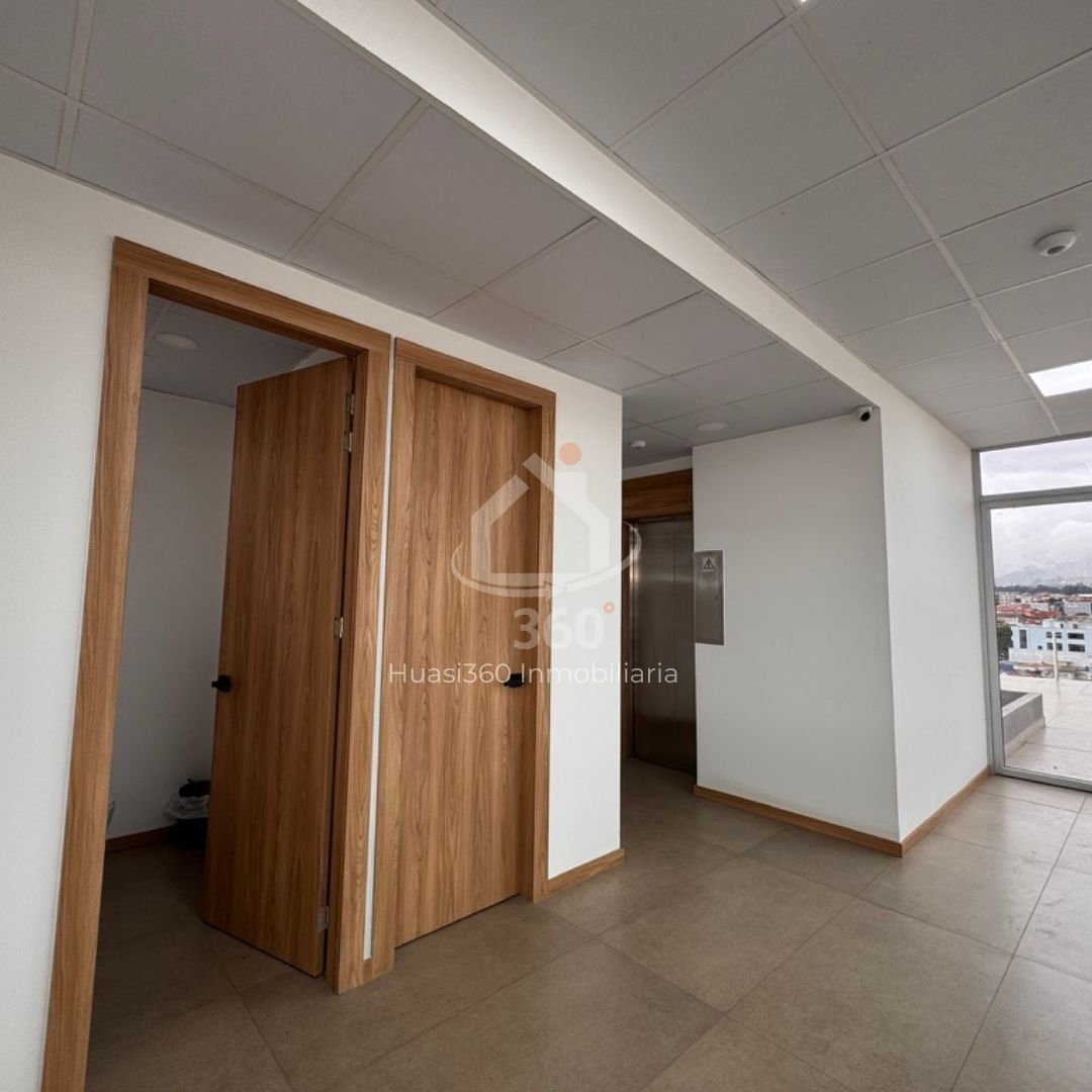 Local Comercial en Venta en Edificio Luzán – Zona Financiera Premium de Cuenca