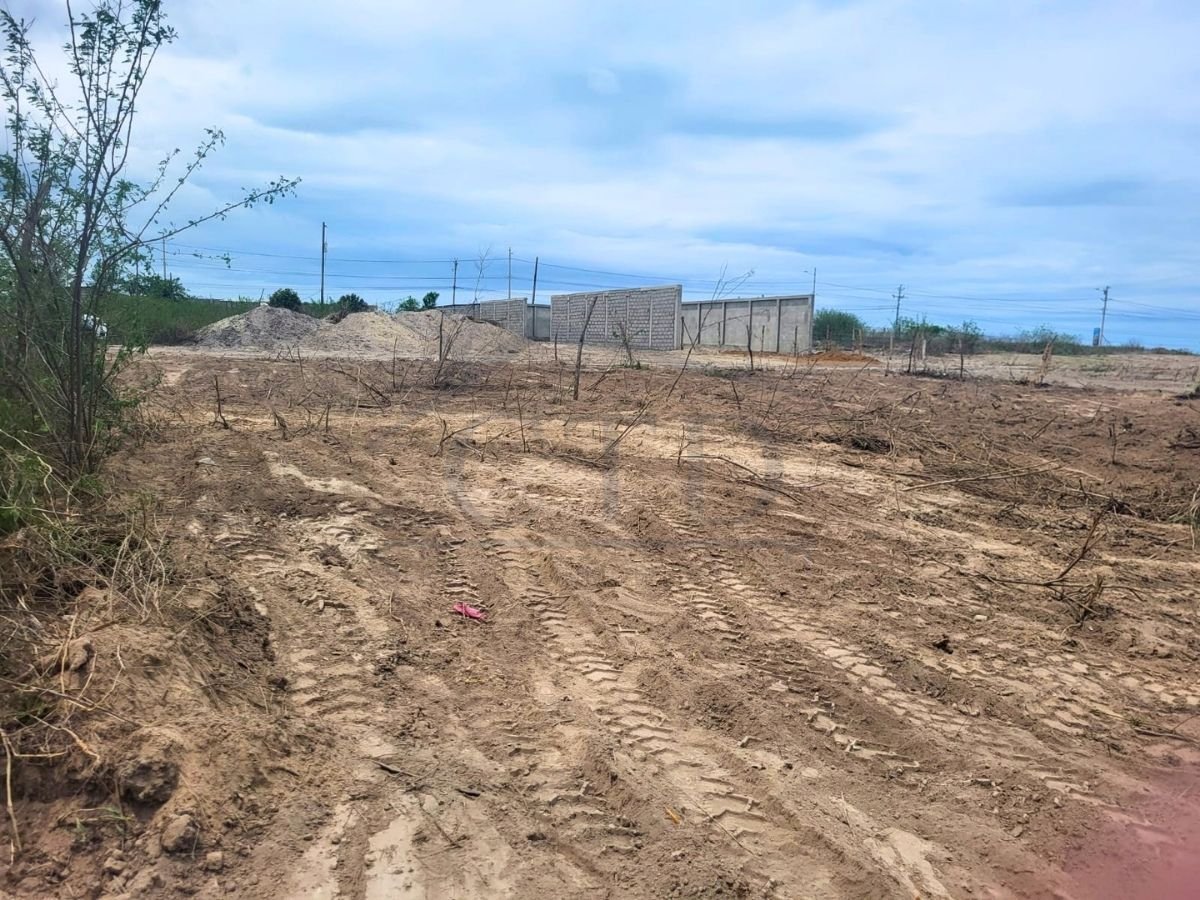 Venta terreno 450 m2 en Manta