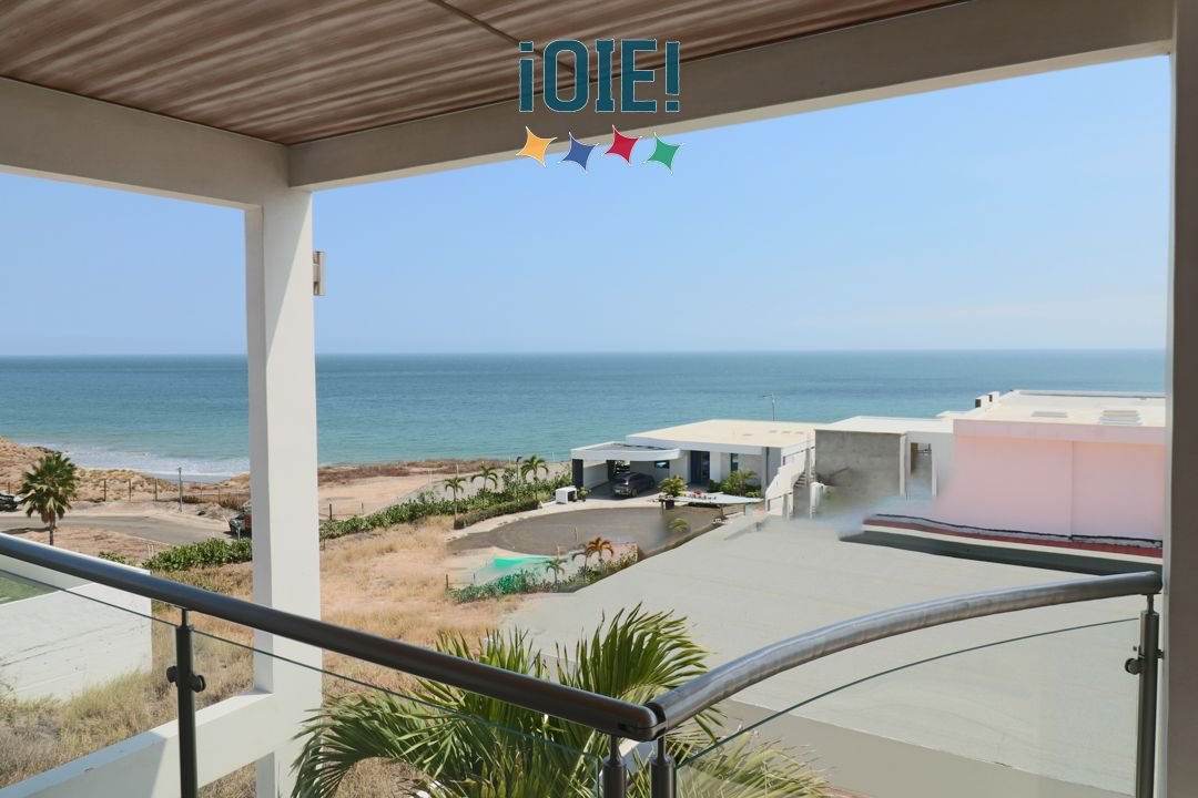 Casa de lujo en venta en Marina Blue – Manta | 4 dormitorios | Piscina privada
