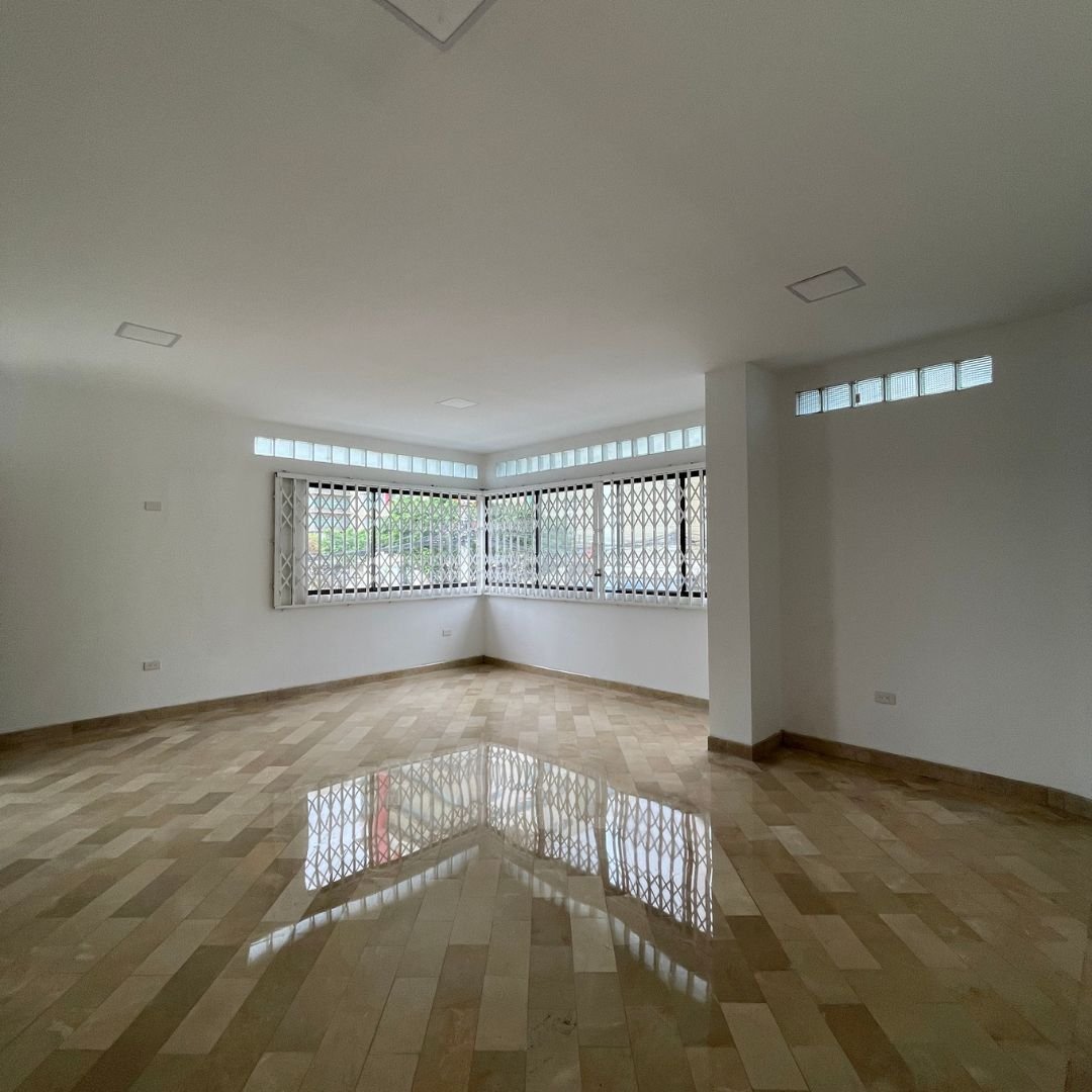 Casa rentera en ciudadela Simón Bolívar